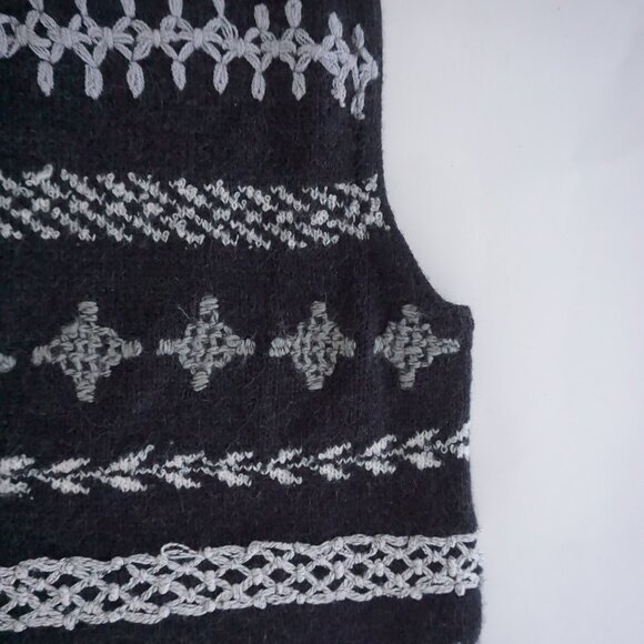 VTG Jacklyn Smith Black White Knit Tribal Print Geometric Vest Grandmacore L - Picture 9 of 10
